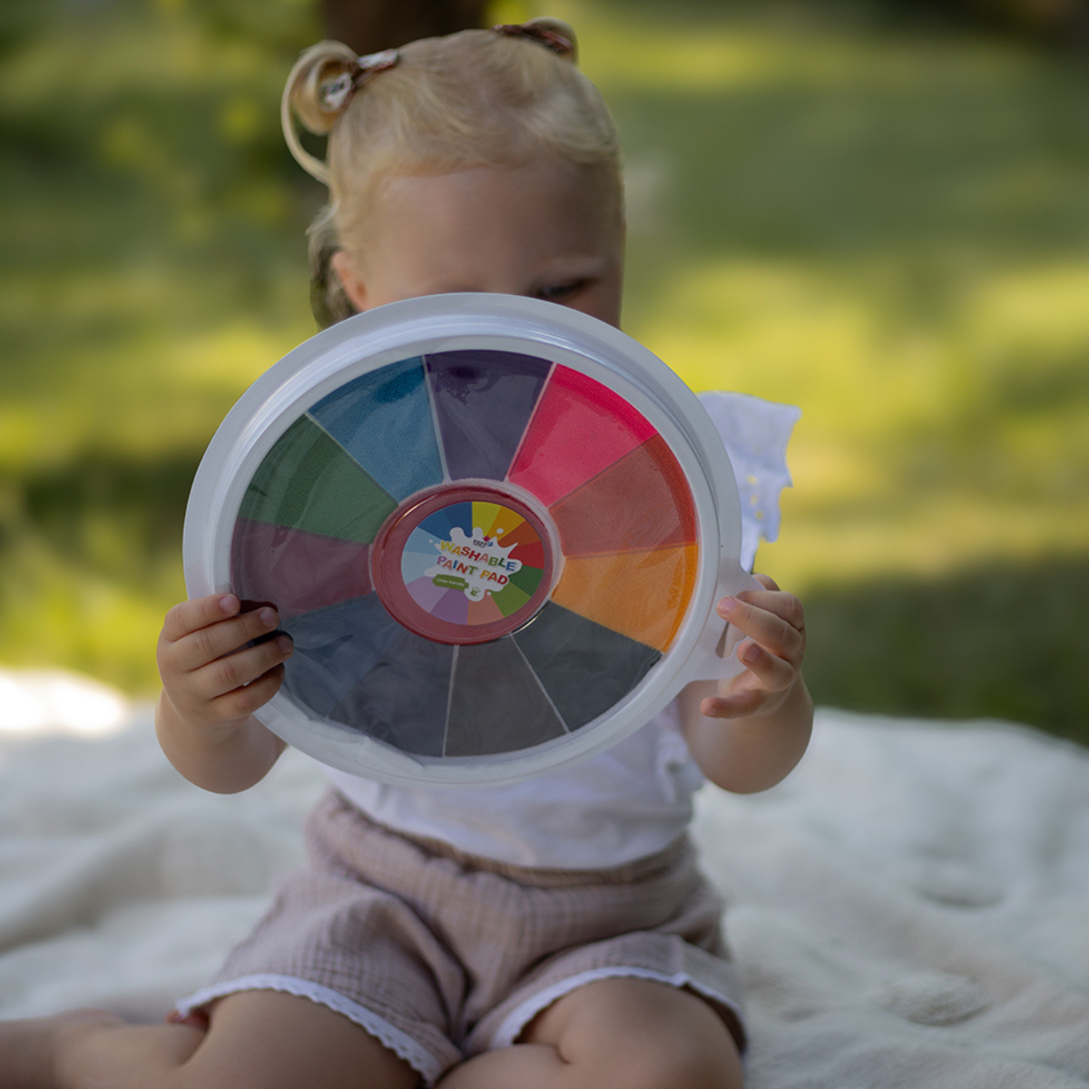 Color palette with 12 different colors, for finger painting (1+ year)