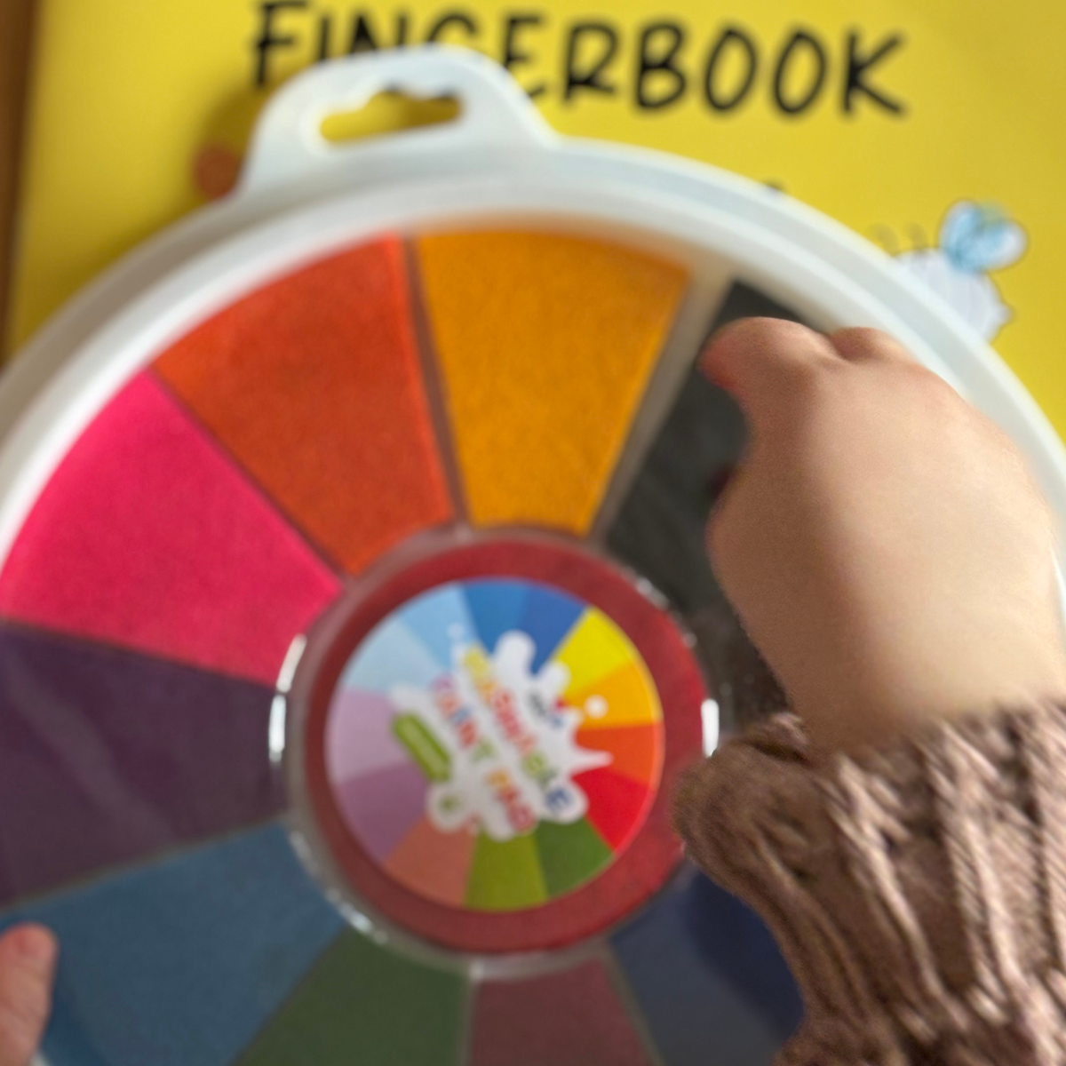 Color palette with 12 different colors, for finger painting (1+ year)