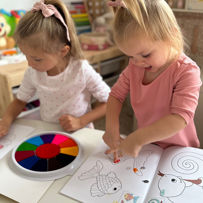 Color palette with 12 different colors, for finger painting (1+ year)