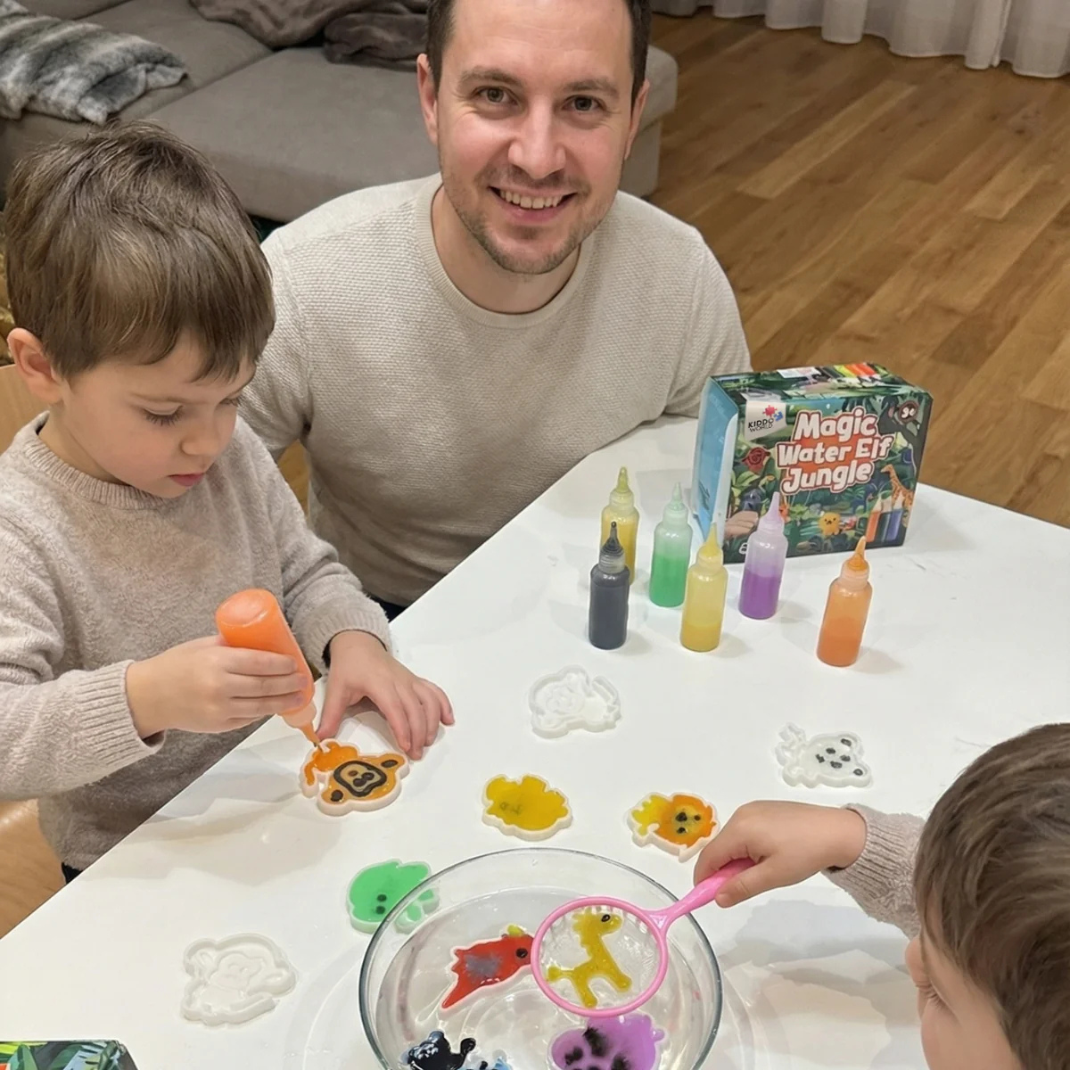 Wassermalbuch – Folge den Linien! Malen Sie mit Wasser durch Regenbögen und die Natur, wiederverwendbar (8 Seiten, 6–24 Monate)