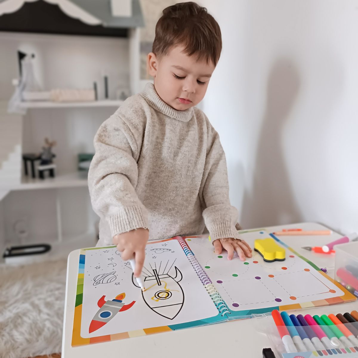 Curious Child Colors | Write-and-Wipe Notebook for Learning to Write (64 pages, 2+ years)