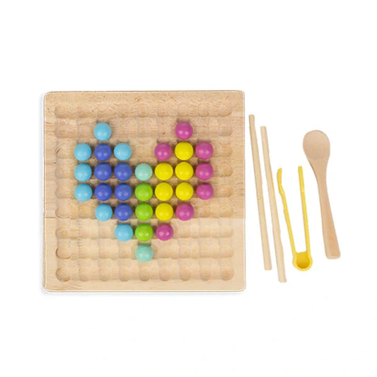 Jogo de tabuleiro com missangas Montessori