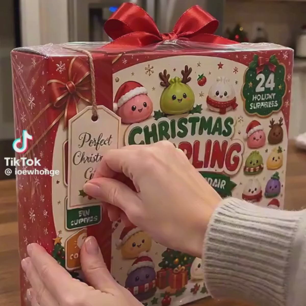 Christmas Squishy Advent Calendar – 24 Mystery Squishy Toys (3+ Years)